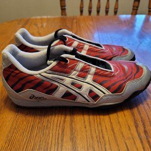 mens asics track running shoe